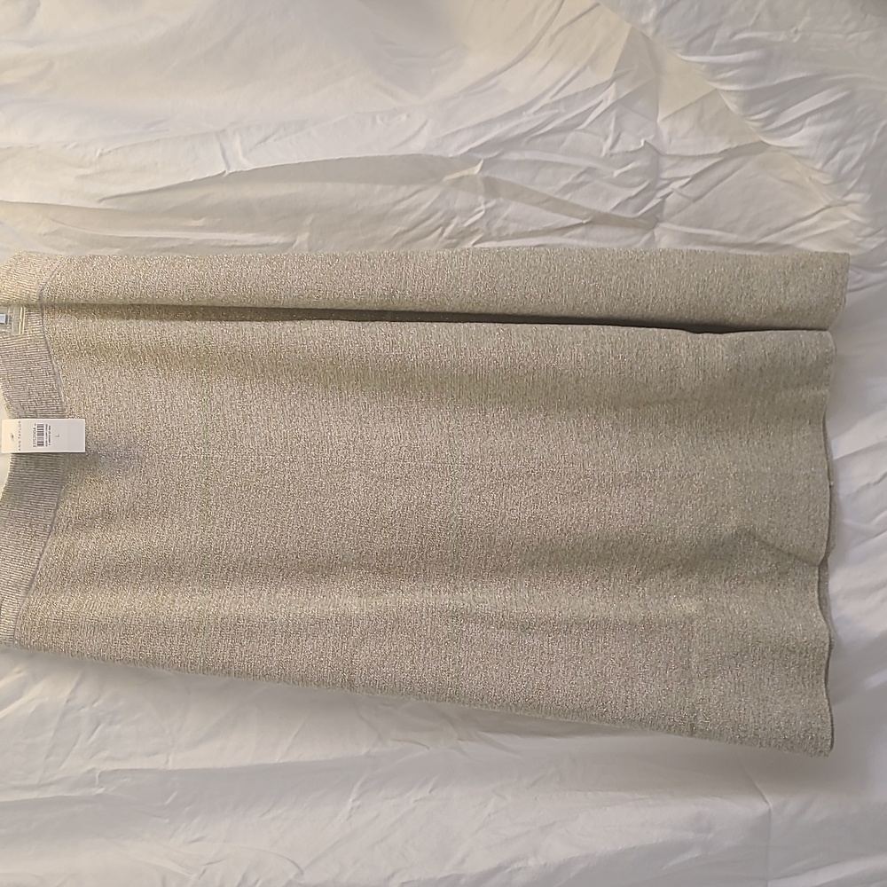 Long gold knit a line skirt by Ann Taylor. Size L